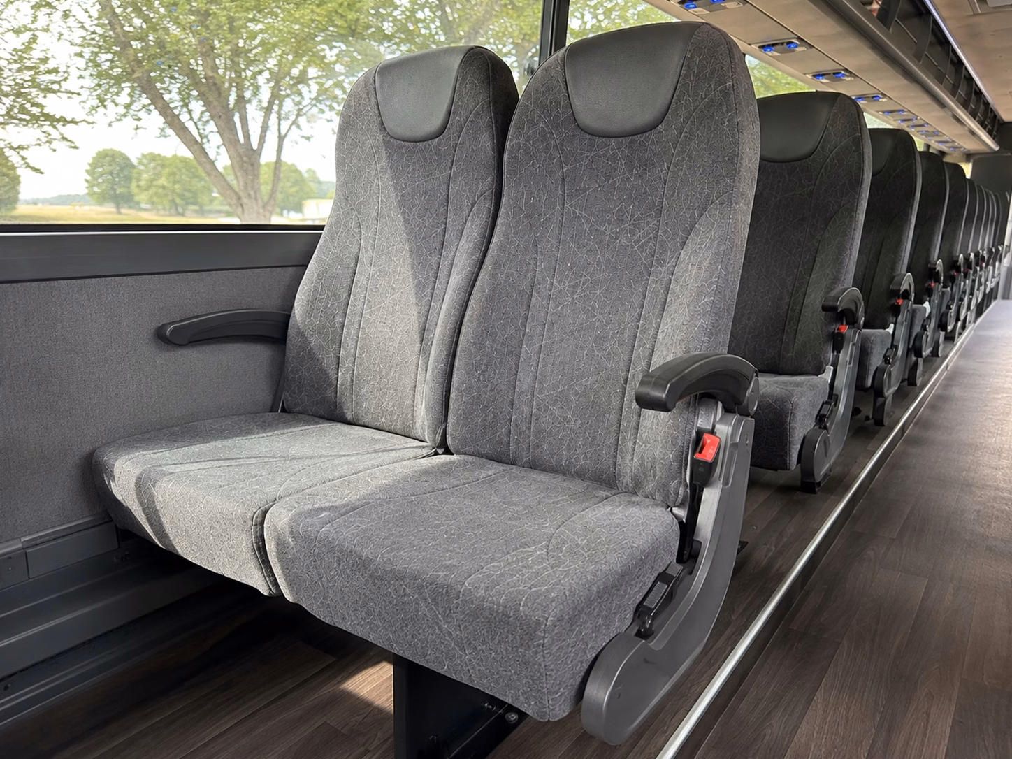 hotel shuttle service for out of town wedding guests in pueblo