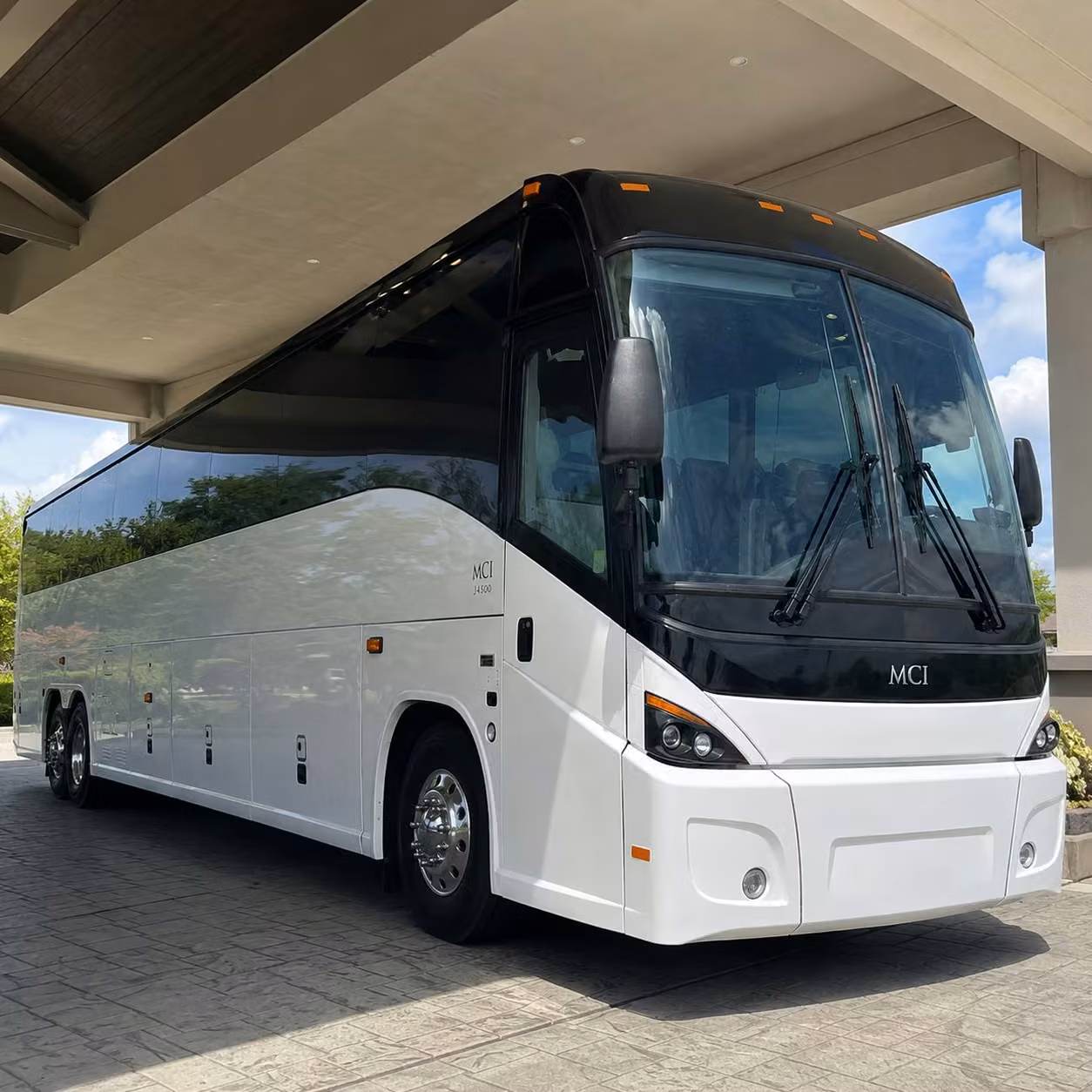 pueblo memorial airport group shuttles and charter transfers